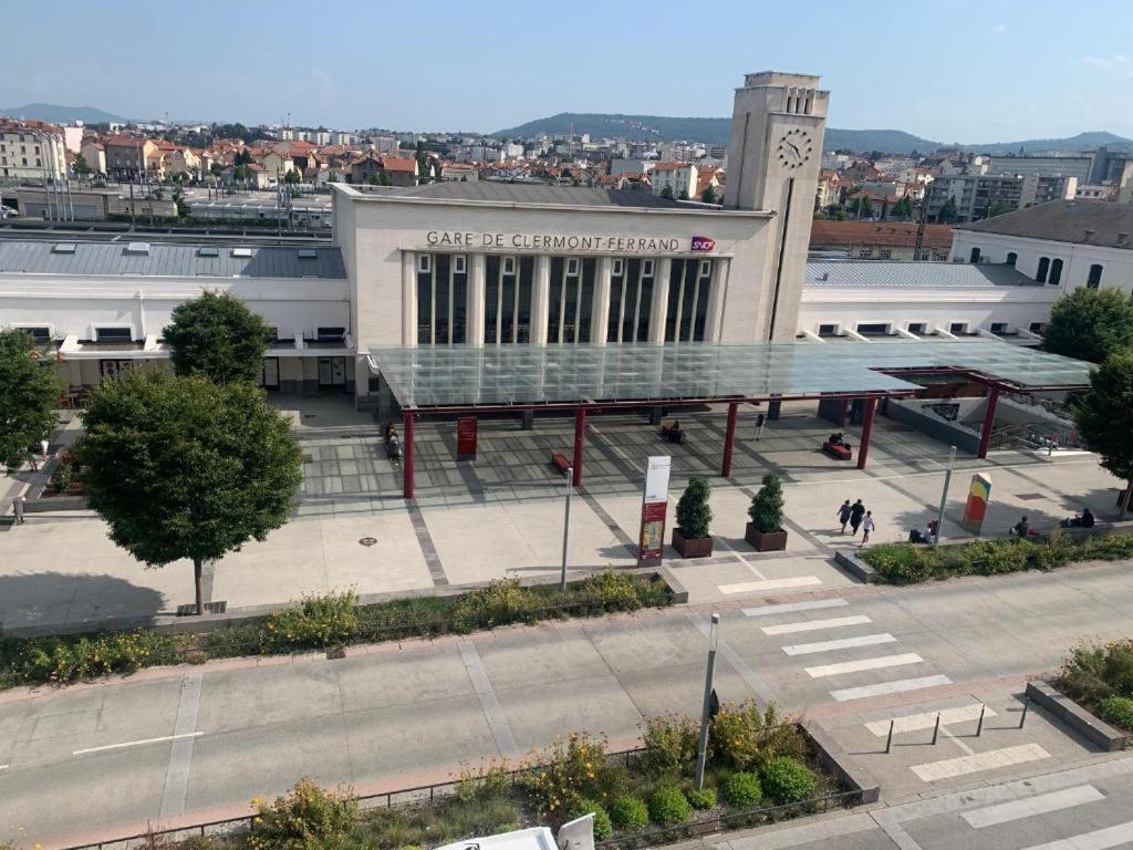 Le Petit Terminus - Gare Sncf Clermont-Ferrand Exterior photo